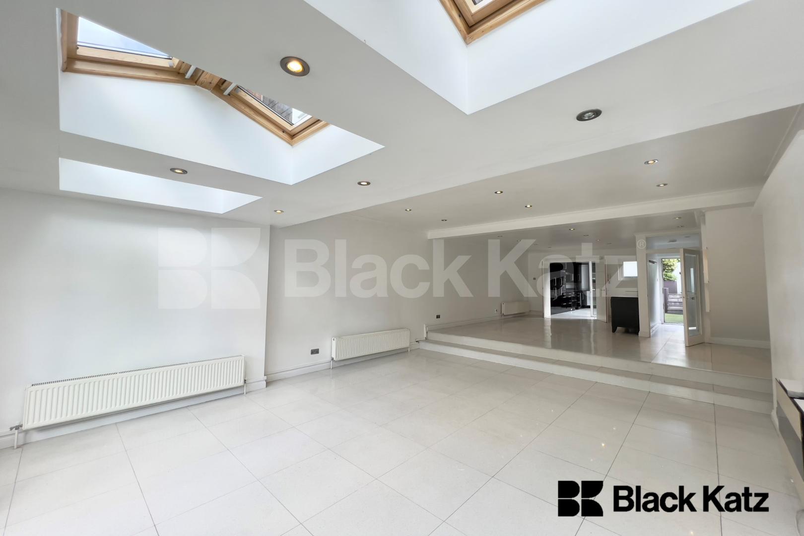 Superb 4 Bed with over 2050 Sq. Ft. of living & entertaining space Rockwell Gardens , Dulwich / Crystal Palace / Gipsy Hill Borders